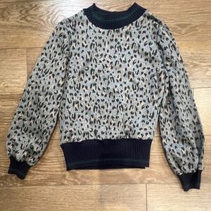 THML Pullover Sweatshirt in Gray Leopard with Sweater Accents Size Medium
